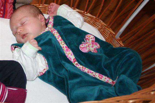 Als n&auml;chstes wurden Strampler gen&auml;ht, die am 05. Februar mit dem Schwesterchen gef&uuml;llt wurden! 